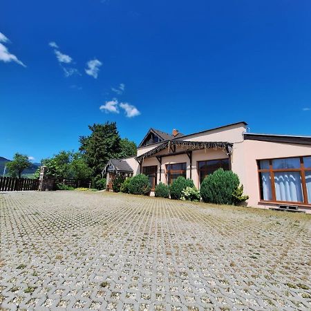 Vila Fenix B&B Rózsahegy Kültér fotó