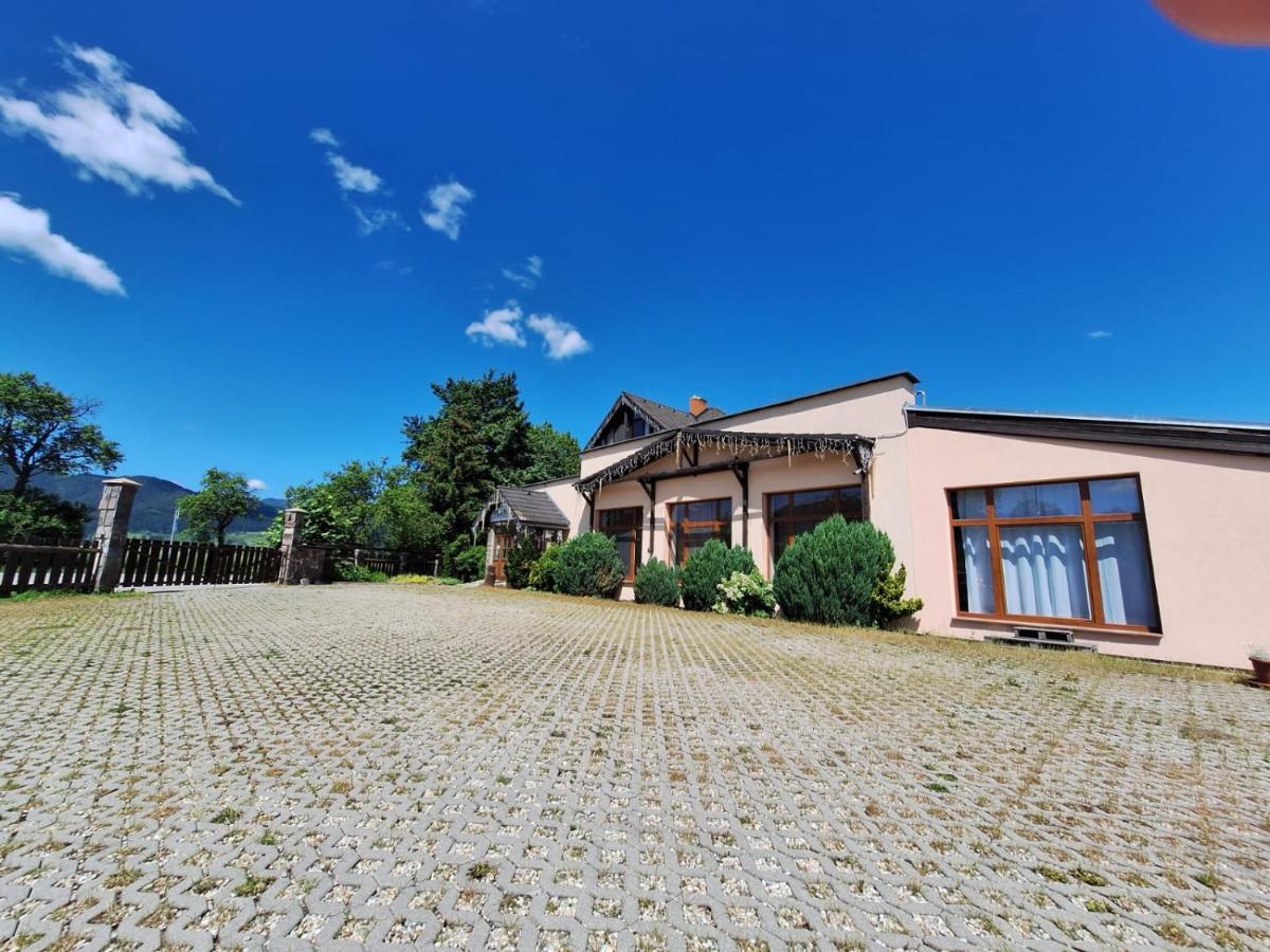 Vila Fenix B&B Rózsahegy Kültér fotó